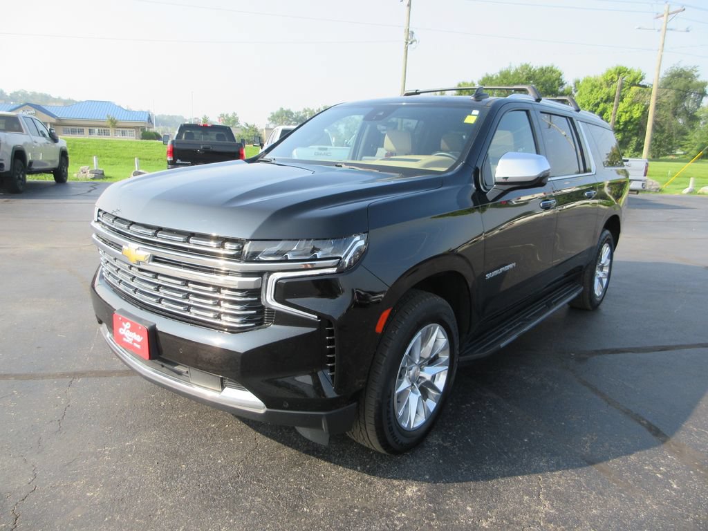 Certified 2023 Chevrolet Suburban Premier w/ Premium Package AWD/4WD image 11