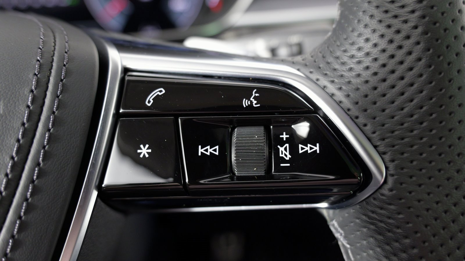 Used 2023 Audi S8 w/ S8 Comfort Plus Package image 48