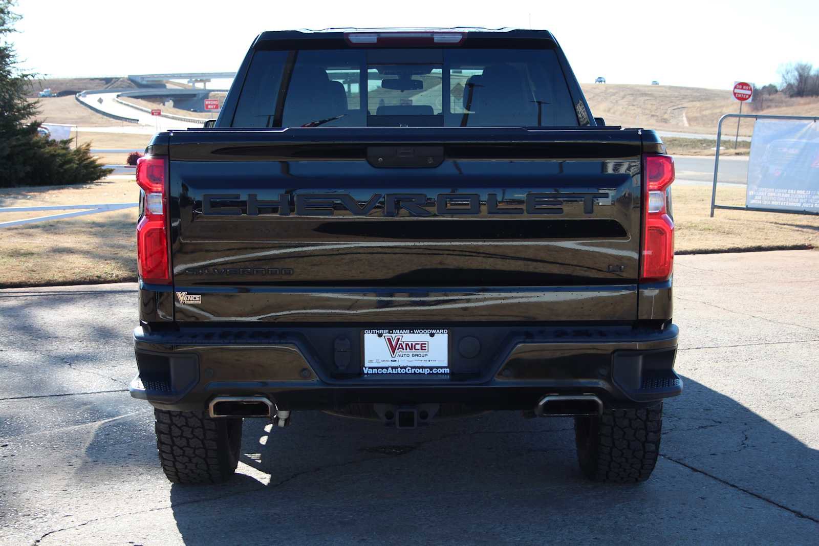 Used 2021 Chevrolet Silverado 1500 LT Trail Boss w/ Convenience Package II image 9