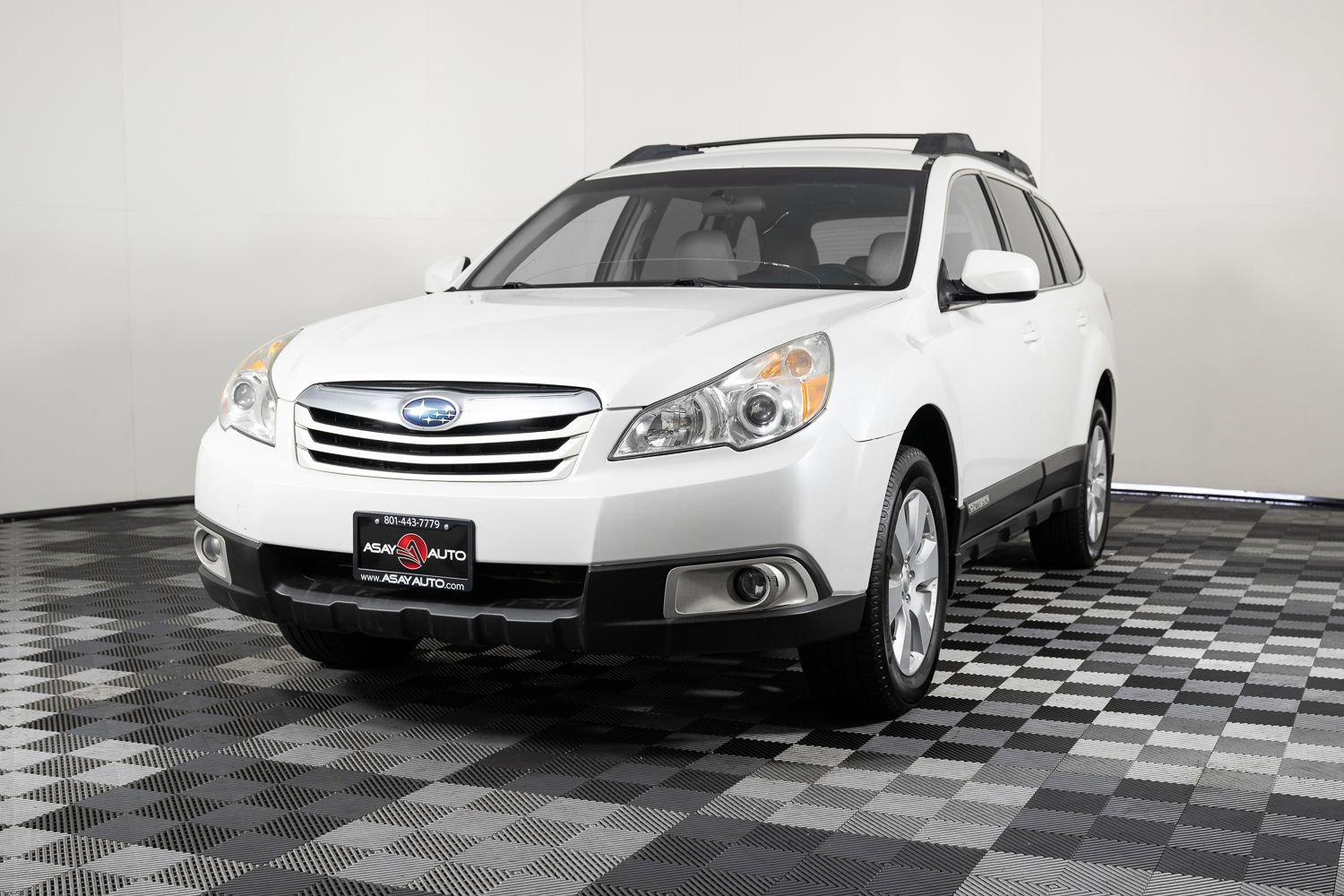 Used 2012 Subaru Outback 2.5i Premium w/ All-Weather Pkg image 2