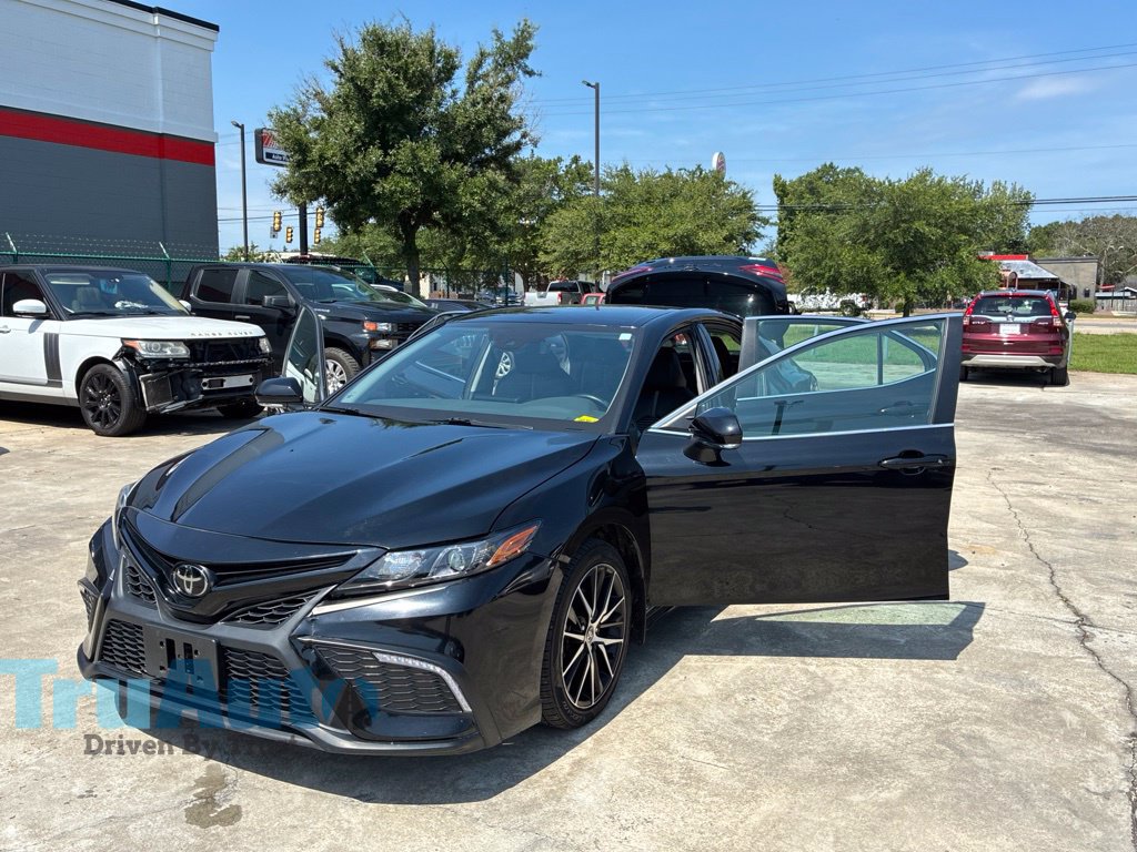 Used 2024 Toyota Camry SE FWD image 13