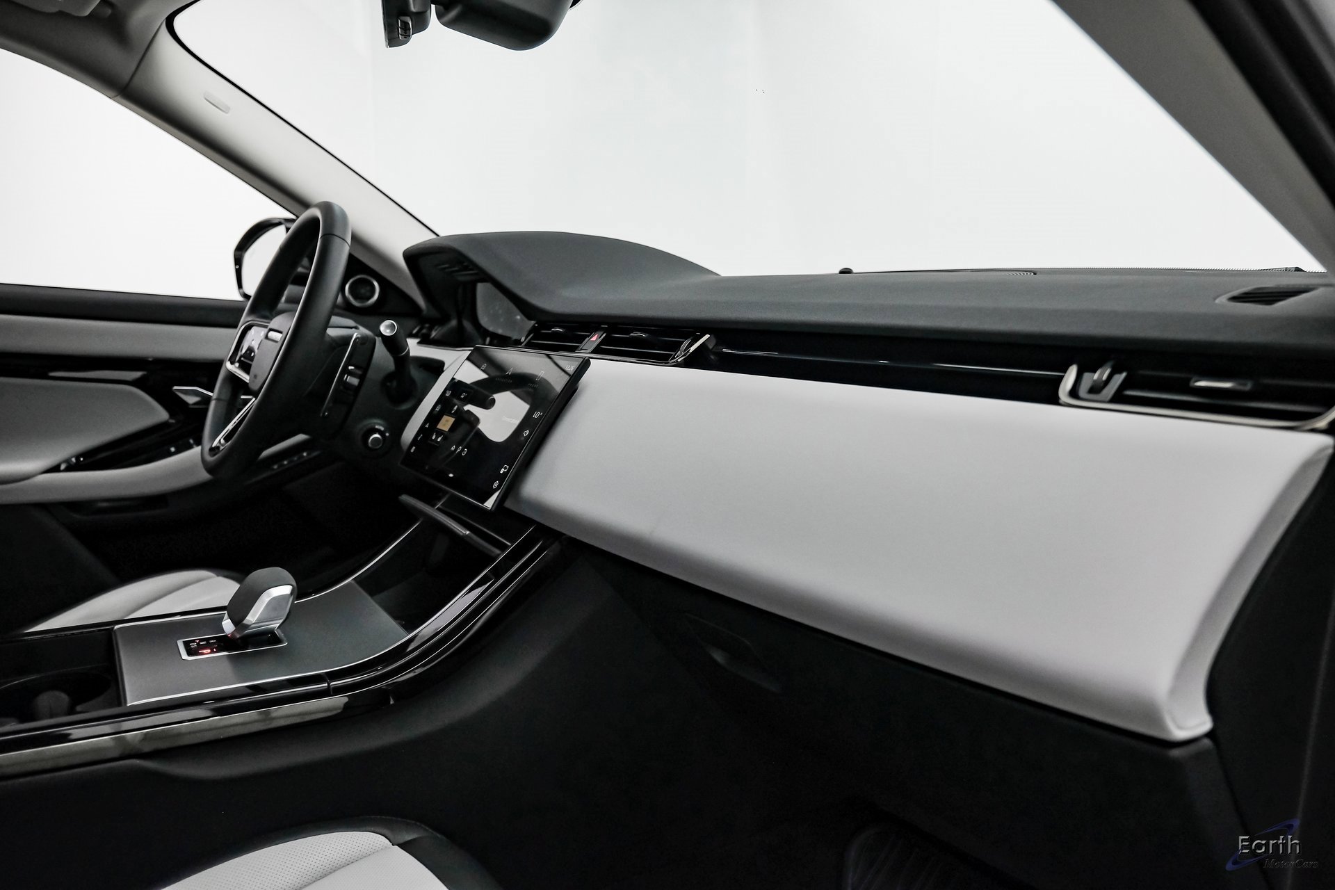 Used 2024 Land Rover Range Rover Evoque Dynamic SE image 42