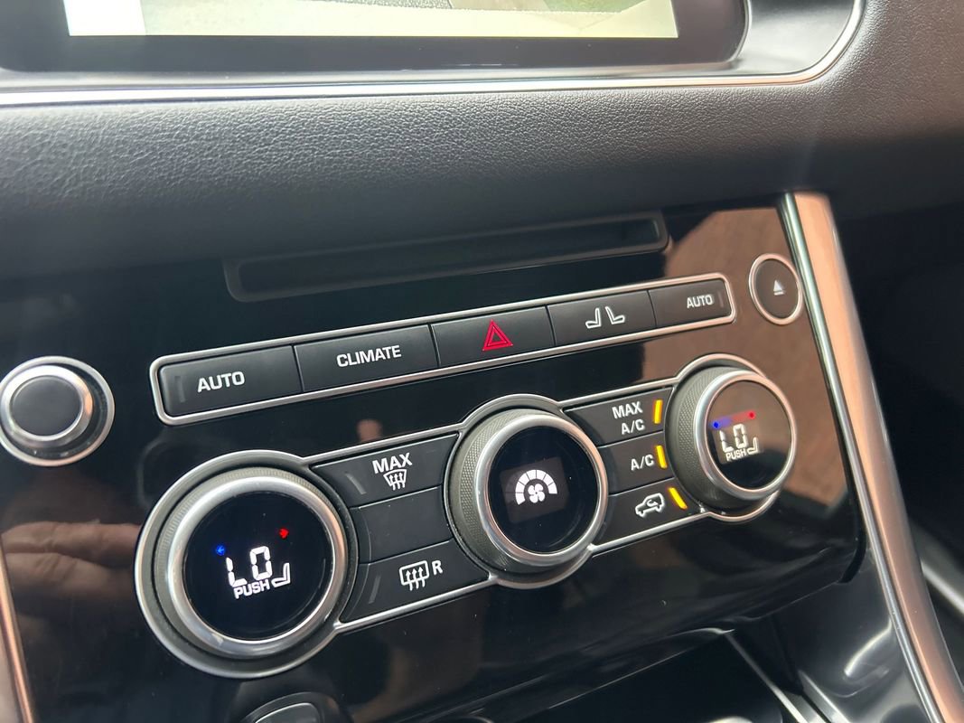 Used 2017 Land Rover Range Rover Sport HSE image 12