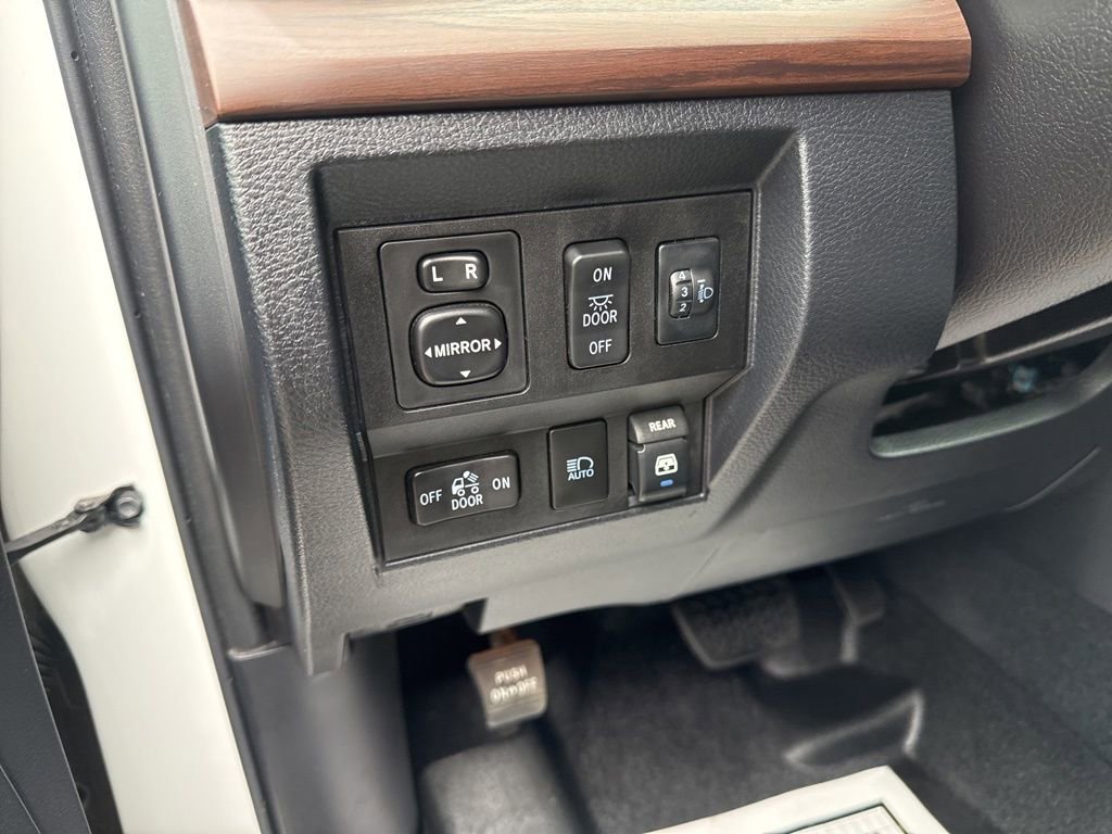 Used 2018 Toyota Tundra Limited image 11