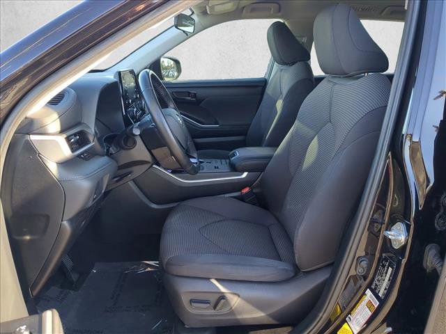 Used 2020 Toyota Highlander LE image 15