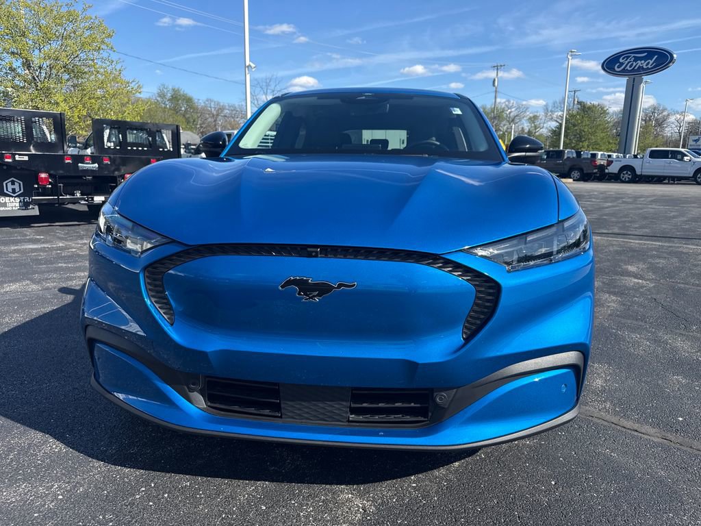 Used 2025 Ford Mustang Mach-E Select AWD/4WD image 3