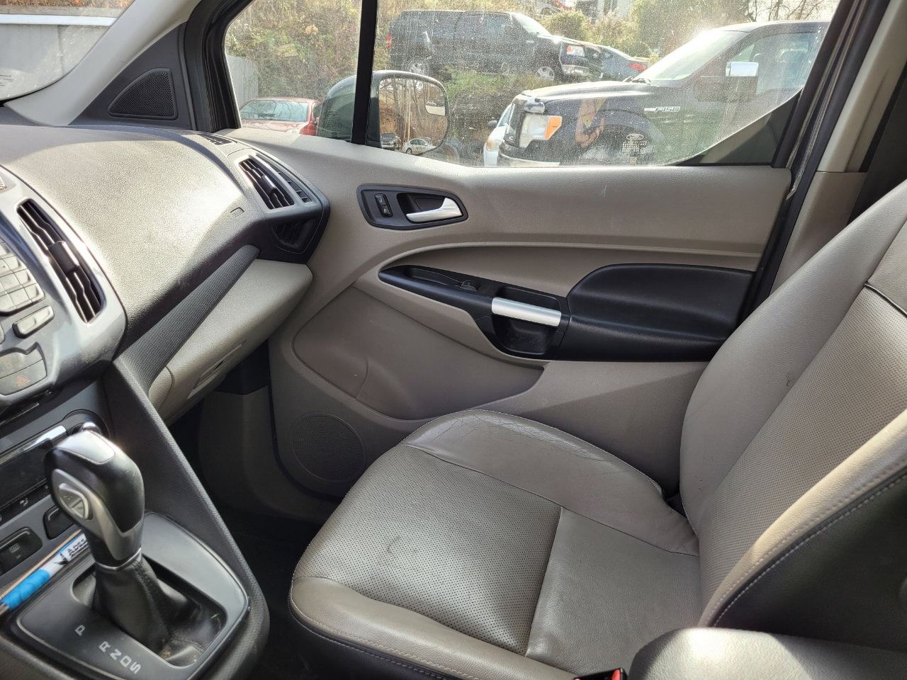 Used 2015 Ford Transit Connect Titanium image 9