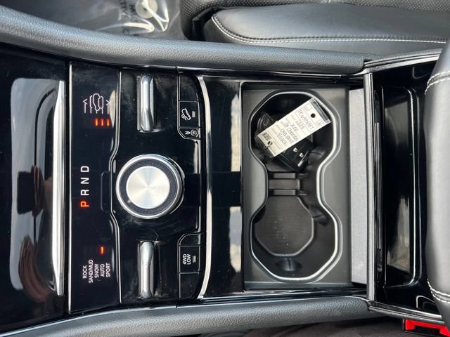 Used 2023 Jeep Grand Cherokee Overland w/ Luxury Tech Group IV AWD/4WD image 12