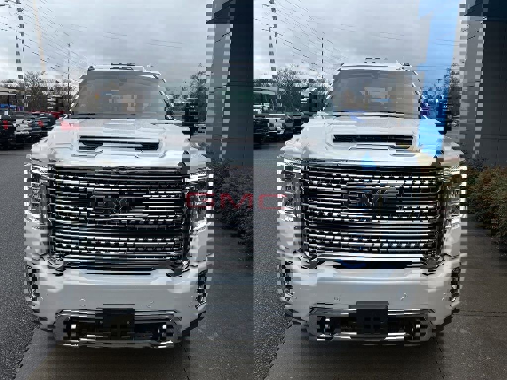 Used 2022 GMC Sierra 3500 Denali w/ Denali Ultimate Package image 3