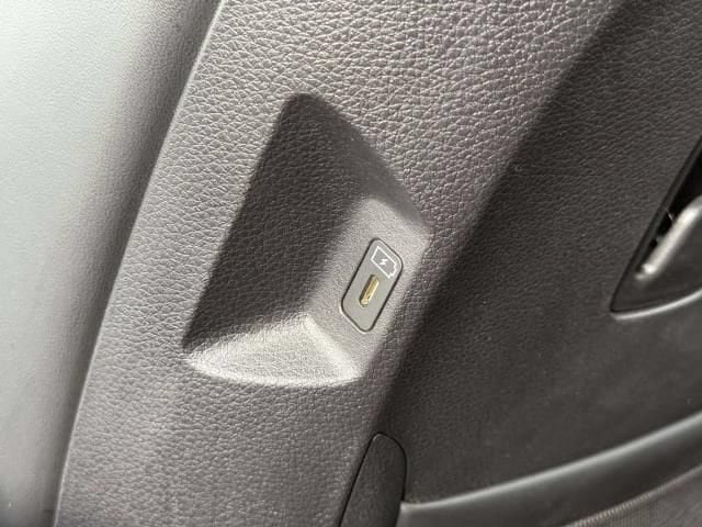 Used 2026 Kia Carnival FWD image 16