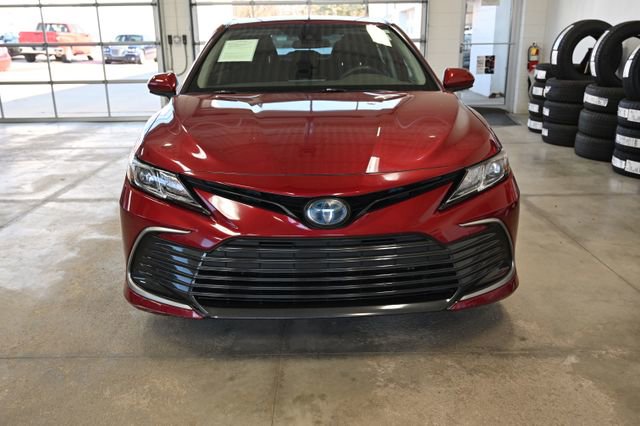 Used 2021 Toyota Camry LE FWD image 2