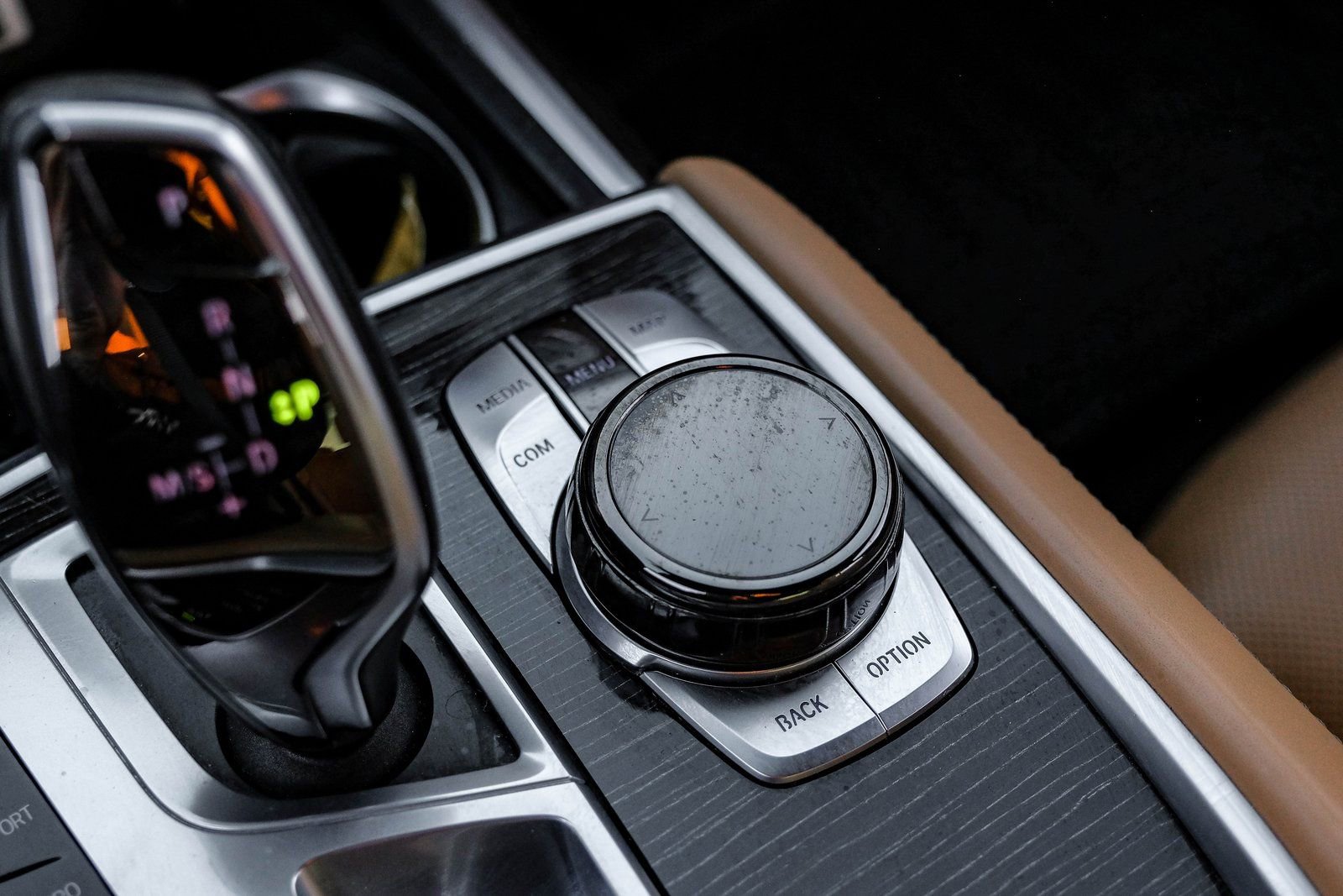 Used 2016 BMW 750i xDrive image 29