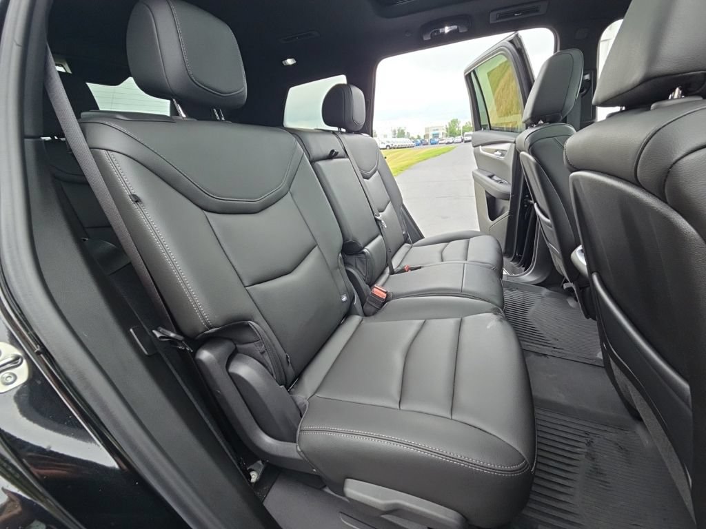 Used 2024 Cadillac XT6 Luxury w/ LPO, Floor Liner Package AWD/4WD image 25