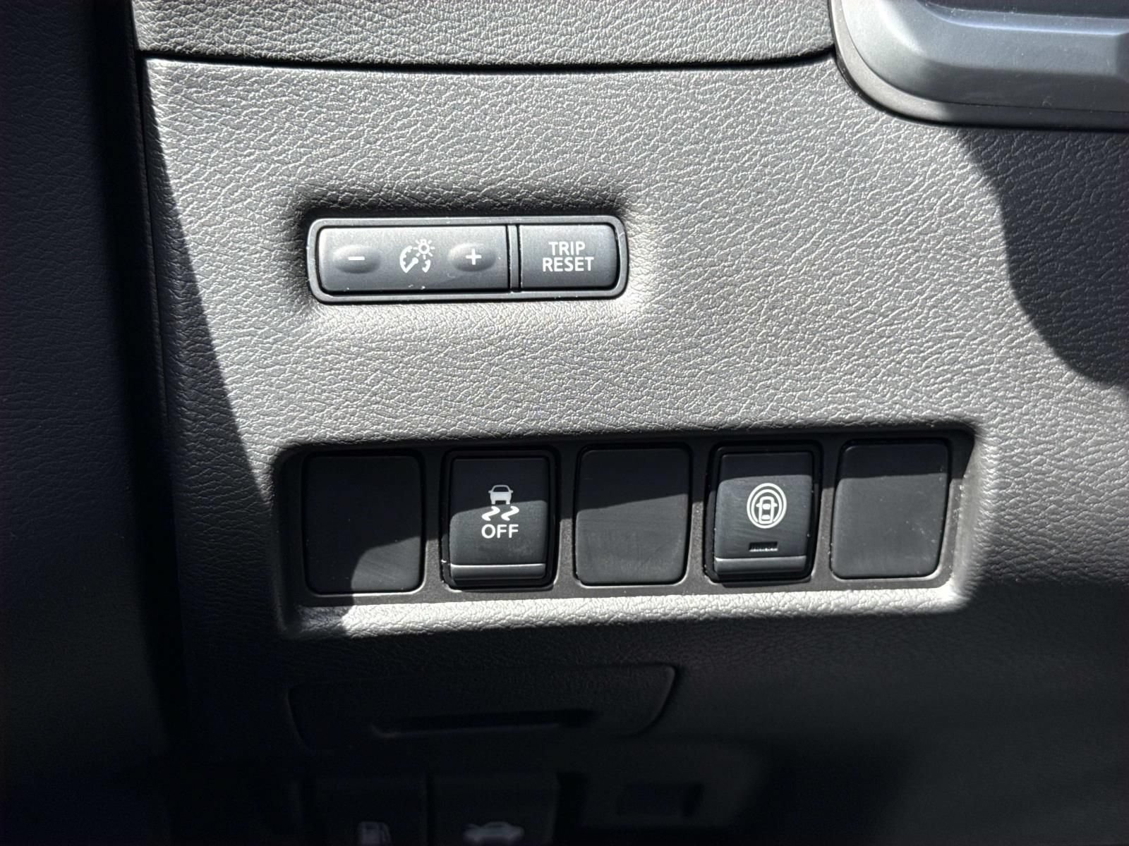 Used 2024 Nissan Murano SV AWD/4WD image 19