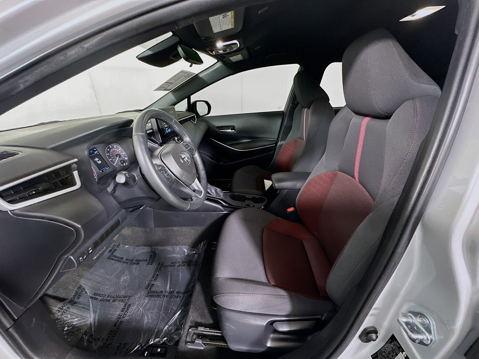 Used 2025 Toyota Corolla SE image 12