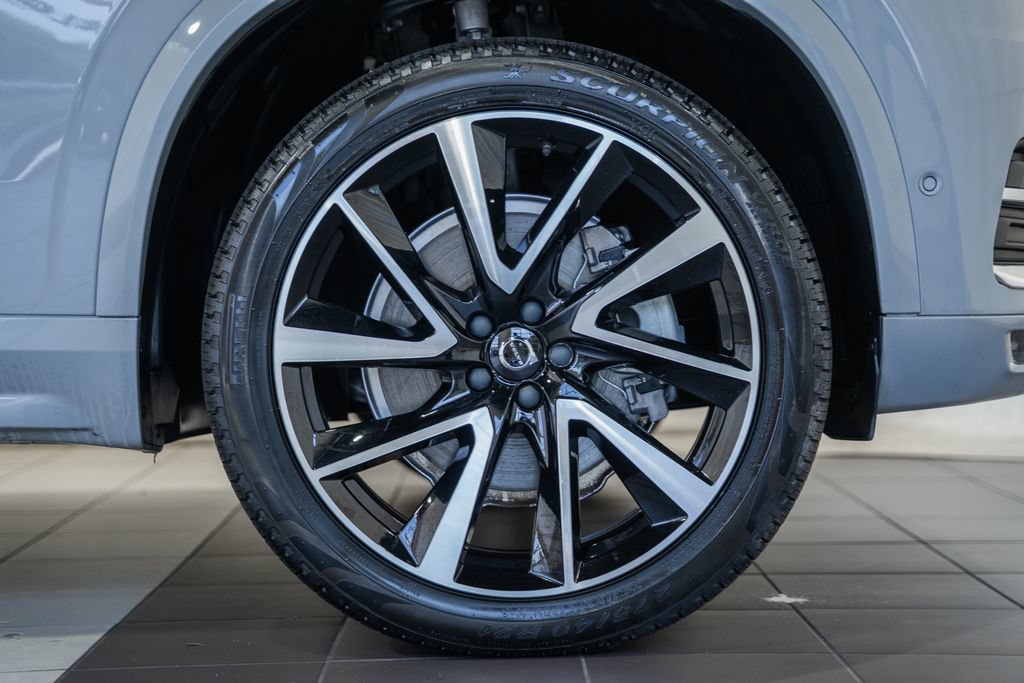 Used 2025 Volvo XC90 B6 Plus w/ Protection Package Premier AWD/4WD image 17