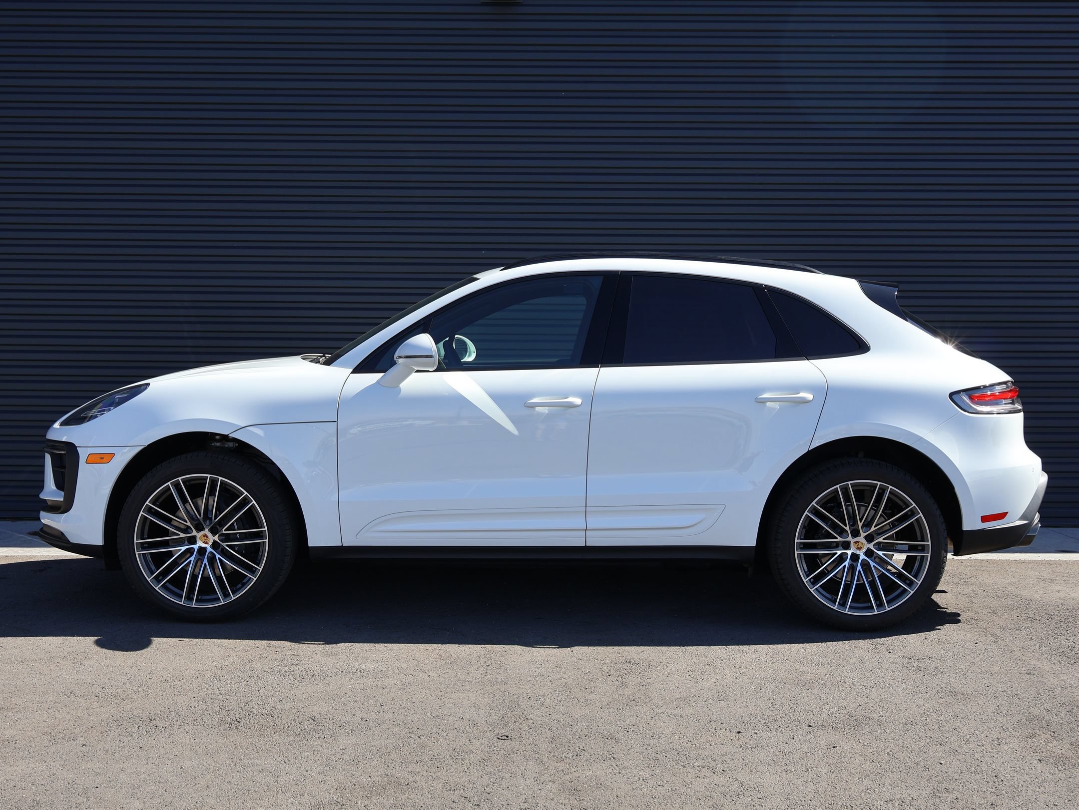 New 2026 Porsche Macan AWD/4WD image 2