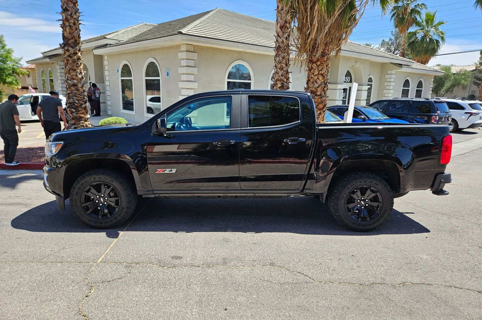 Used 2019 Chevrolet Colorado Z71 w/ Z71 Midnight Edition AWD/4WD image 4