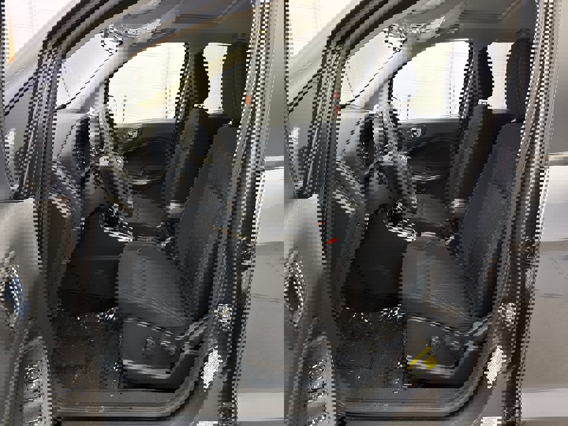 Used 2022 Ford EcoSport SE w/ SE Convenience Package image 10