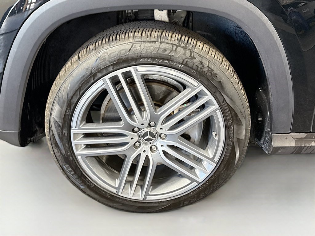Used 2025 Mercedes-Benz GLS 450 4MATIC image 37
