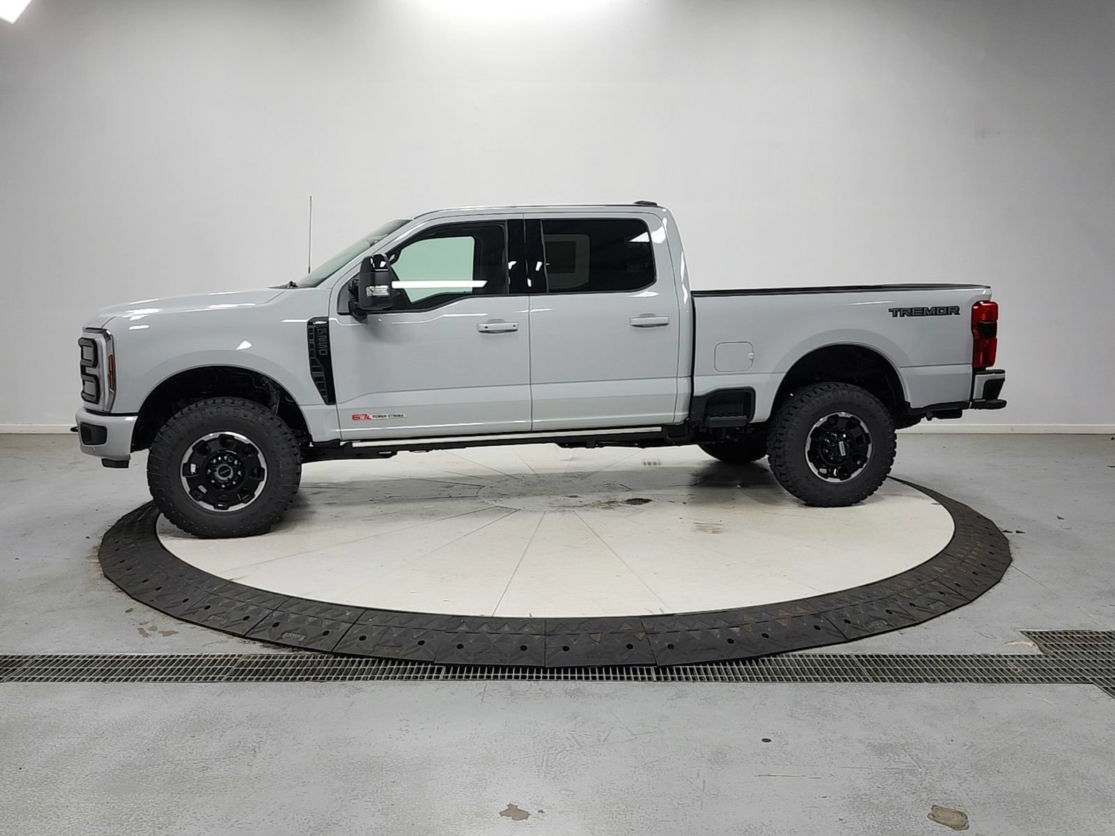 New 2026 Ford F250 Lariat w/ Tremor Off-Road Package AWD/4WD image 9