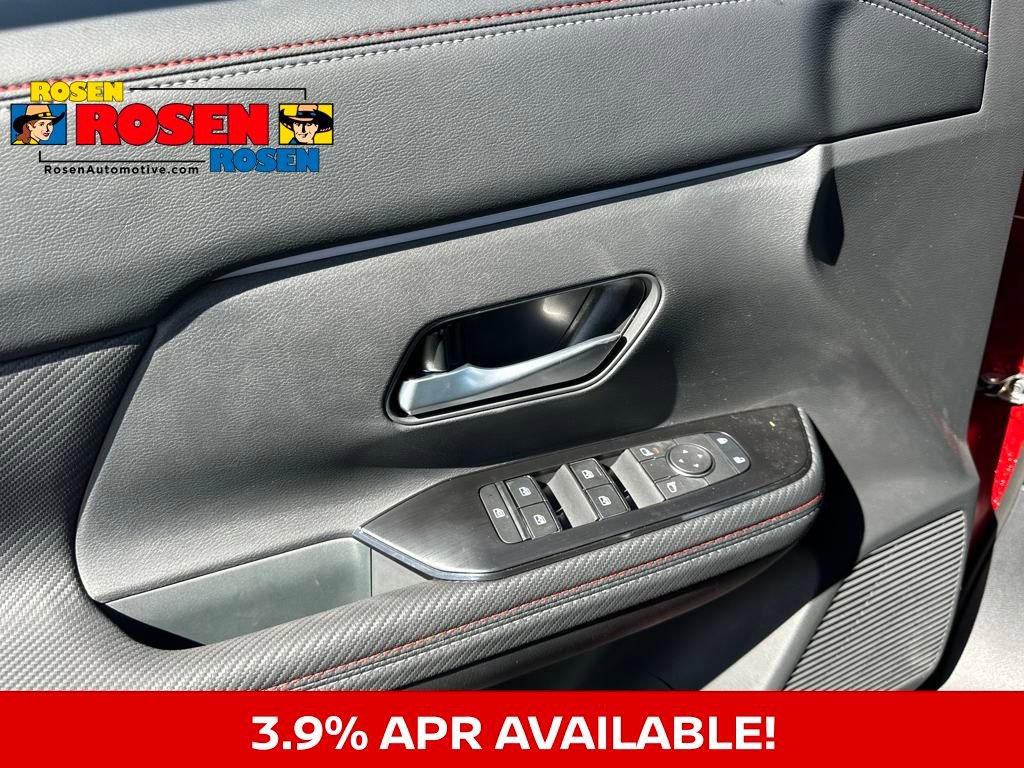 New 2025 Nissan Kicks SR image 10