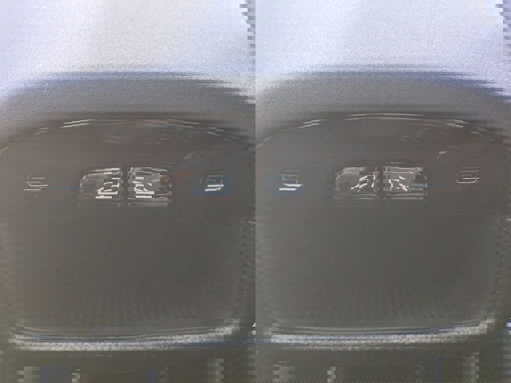 New 2026 Volvo EX30 Plus w/ Protection Package Premier image 17