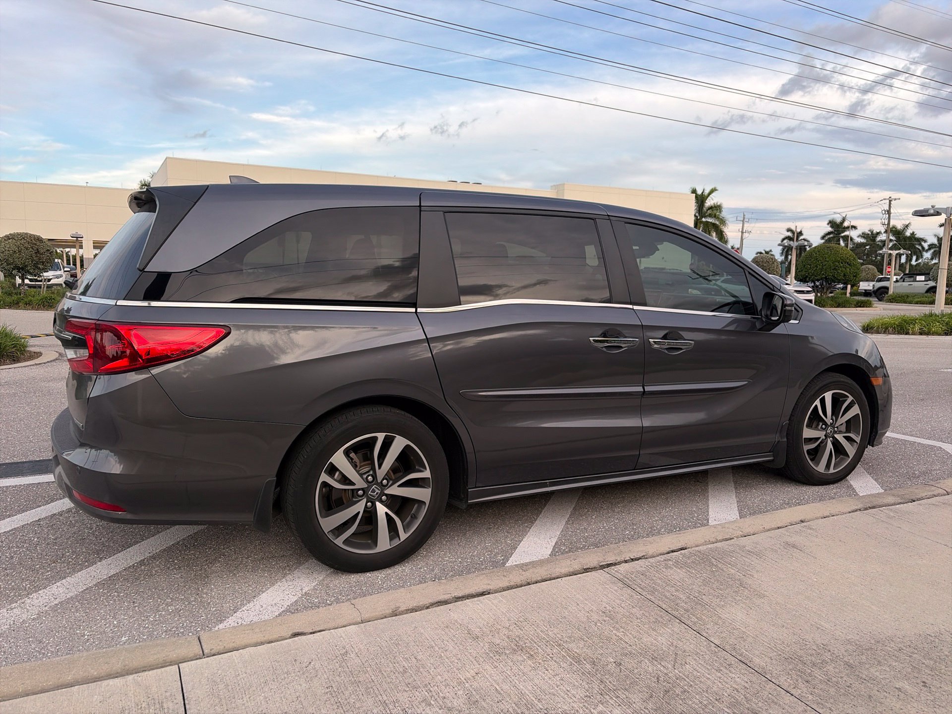 Used 2024 Honda Odyssey Touring image 6
