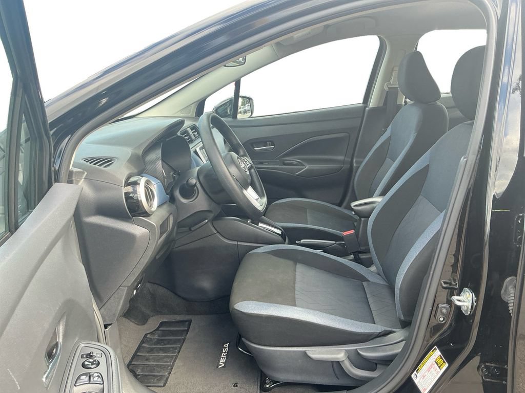 Used 2025 Nissan Versa SV FWD image 14