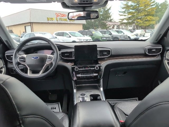 Used 2022 Ford Explorer Limited w/ Equipment Group 301A image 18