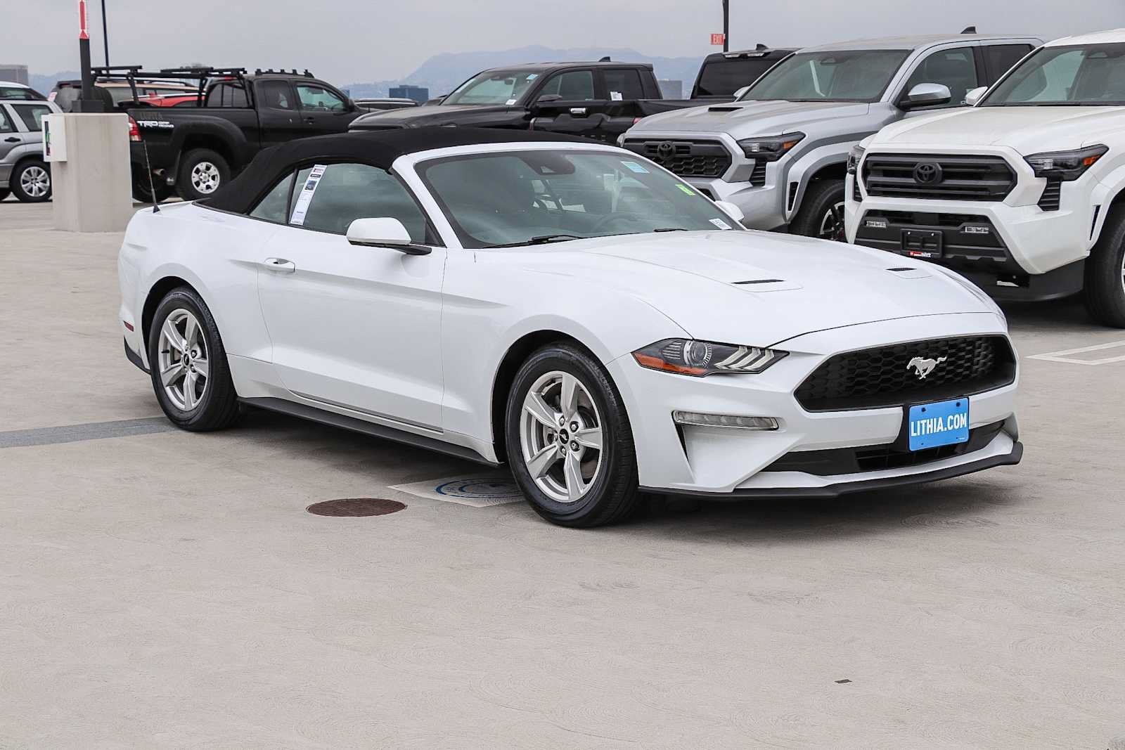 Used 2022 Ford Mustang Convertible RWD image 3