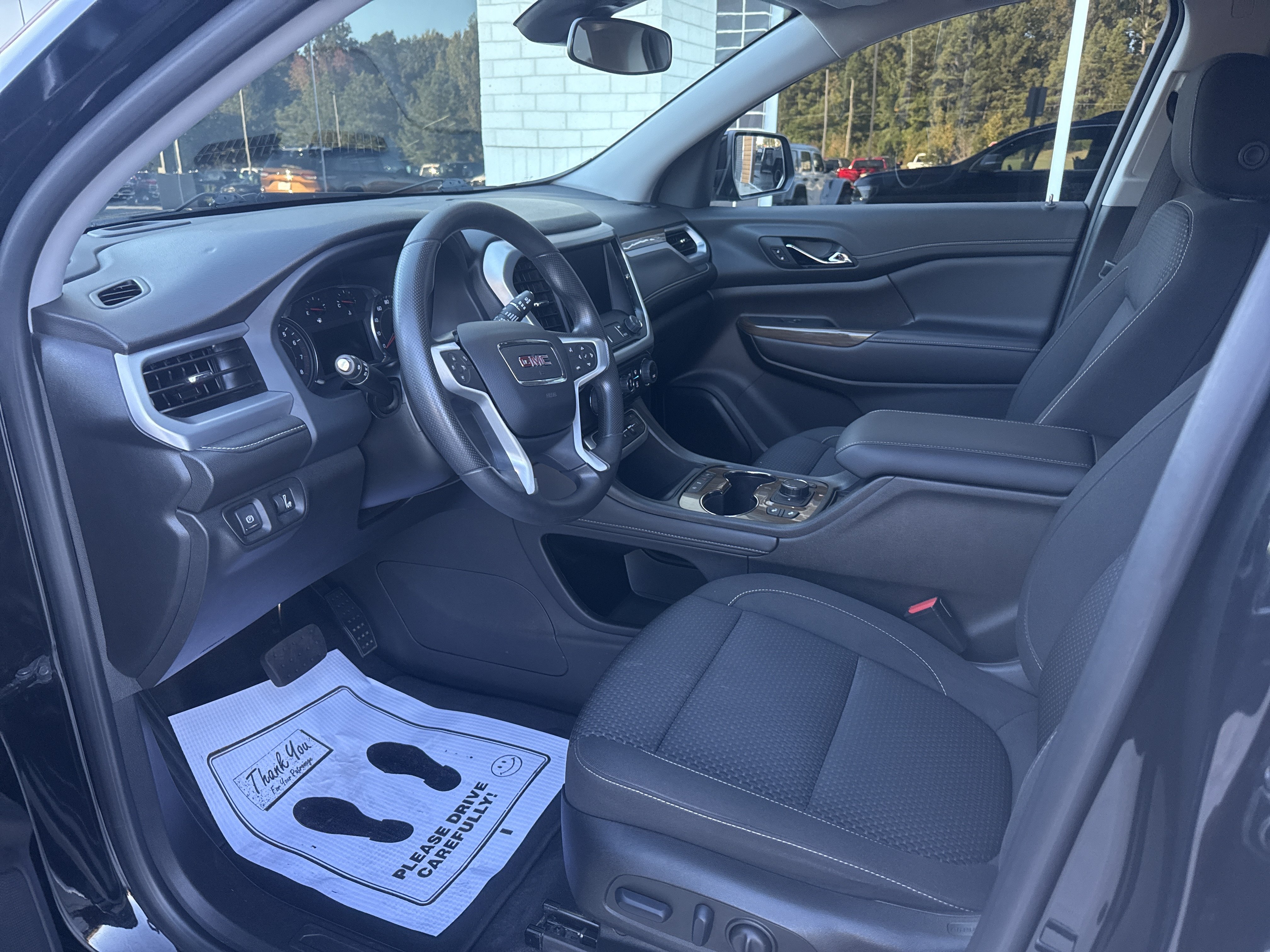 Used 2023 GMC Acadia SLE w/ Driver Convenience Package FWD image 8