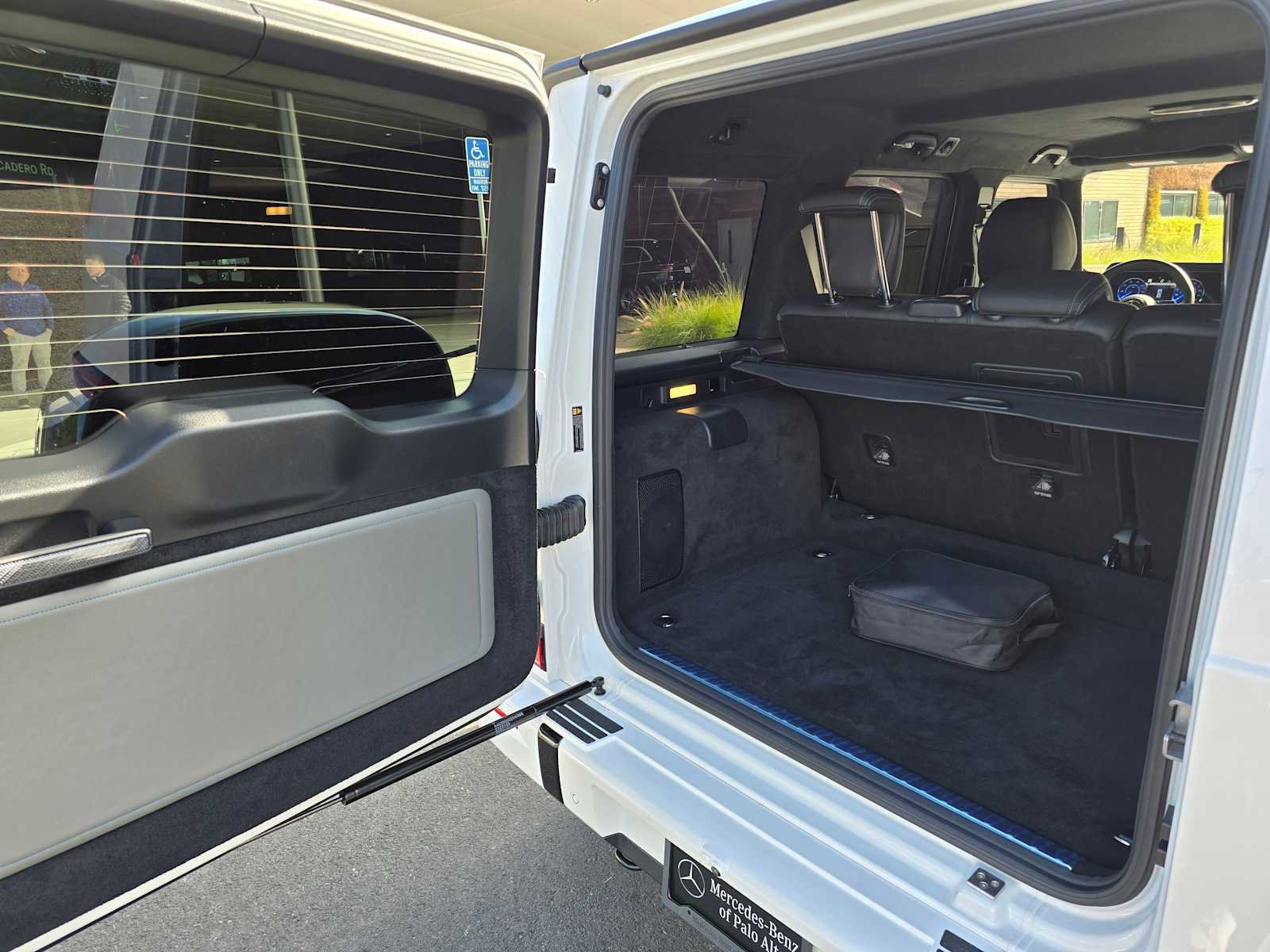 Used 2025 Mercedes-Benz G 580 w/ EQ Technology image 14