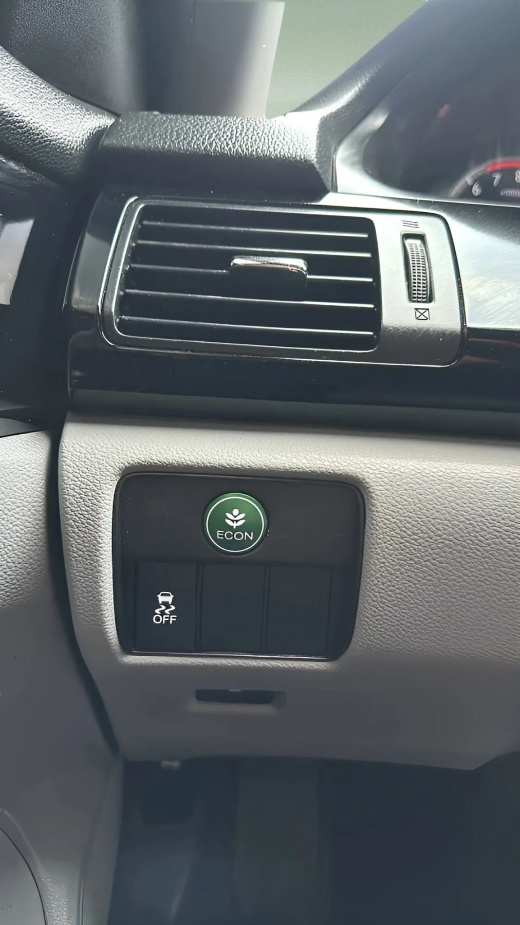 Used 2017 Honda Accord LX image 46