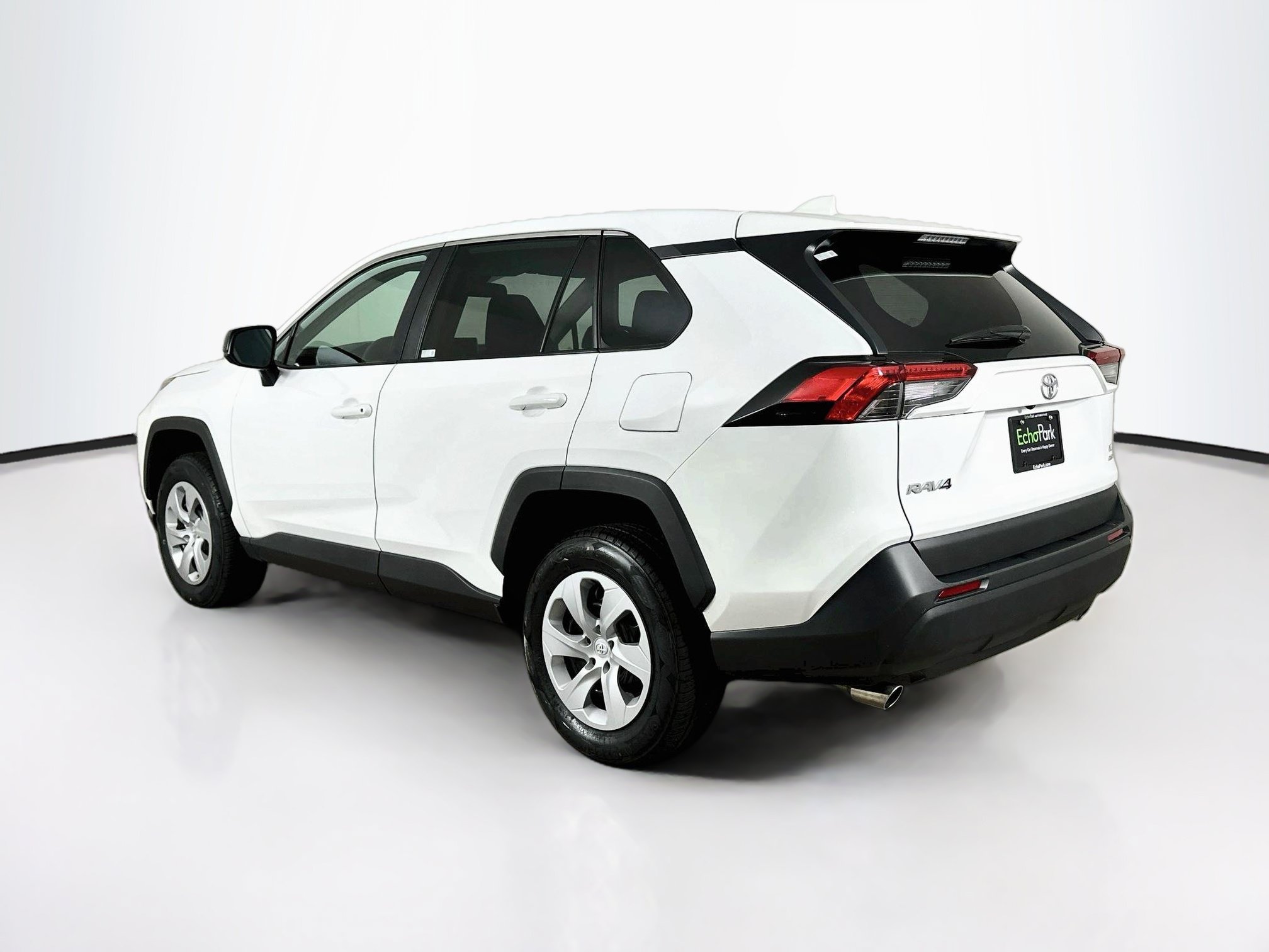 Used 2025 Toyota RAV4 LE AWD/4WD image 5