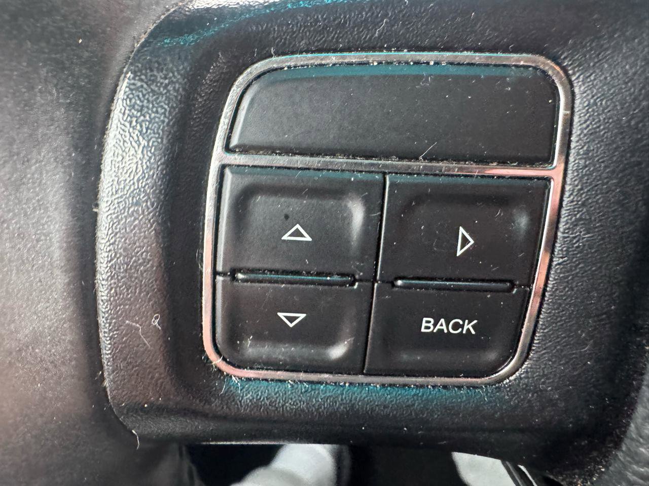 Used 2018 Dodge Journey SE image 16