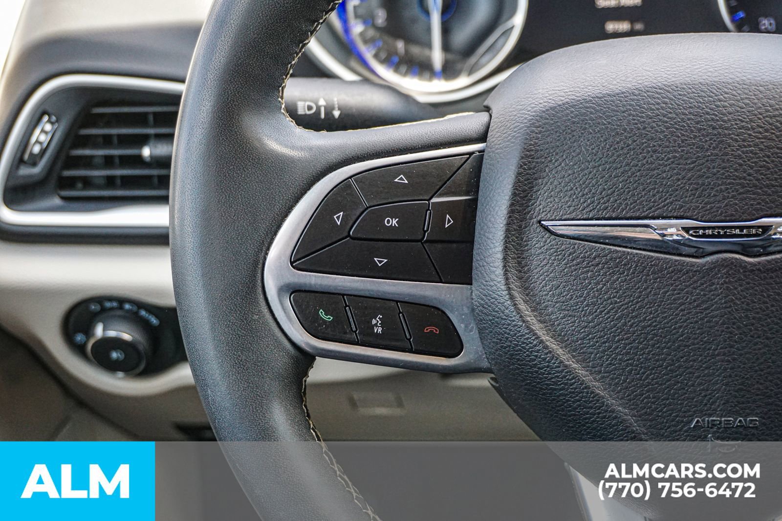 Used 2024 Chrysler Pacifica Touring-L image 31