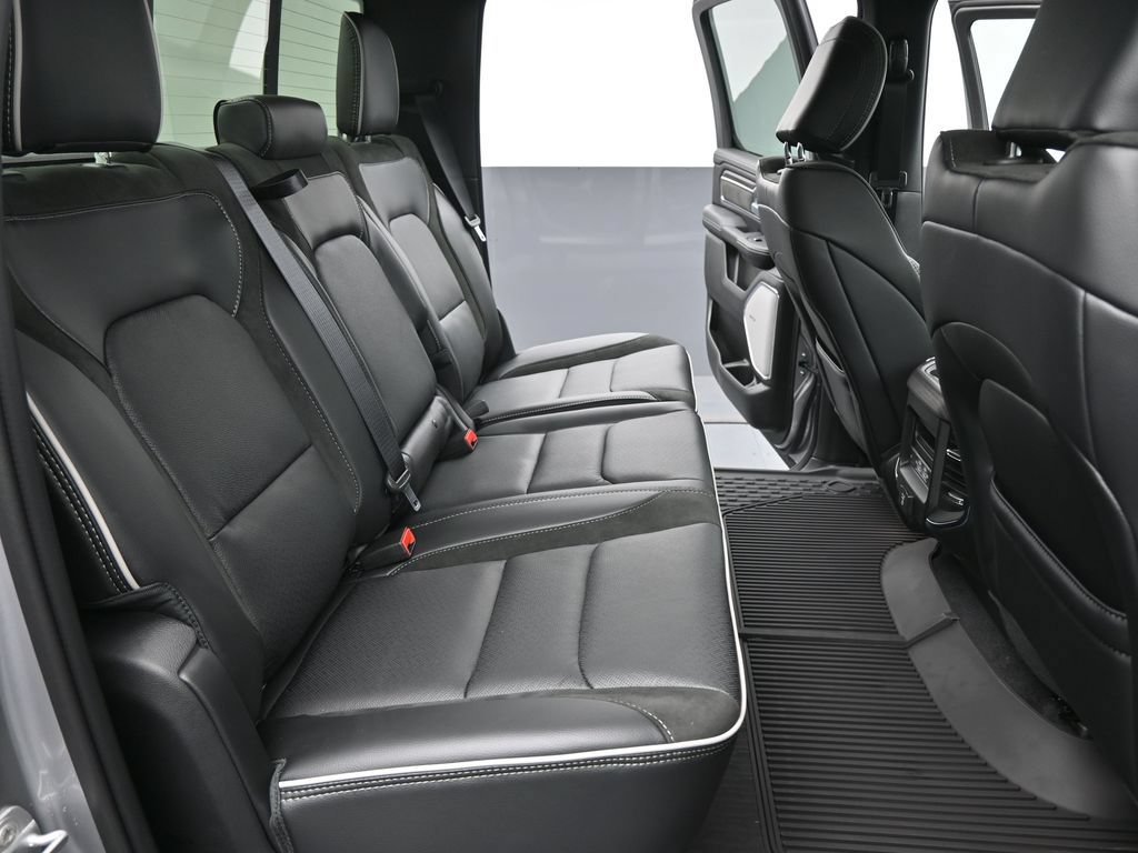 New 2026 RAM 1500 Laramie AWD/4WD image 29