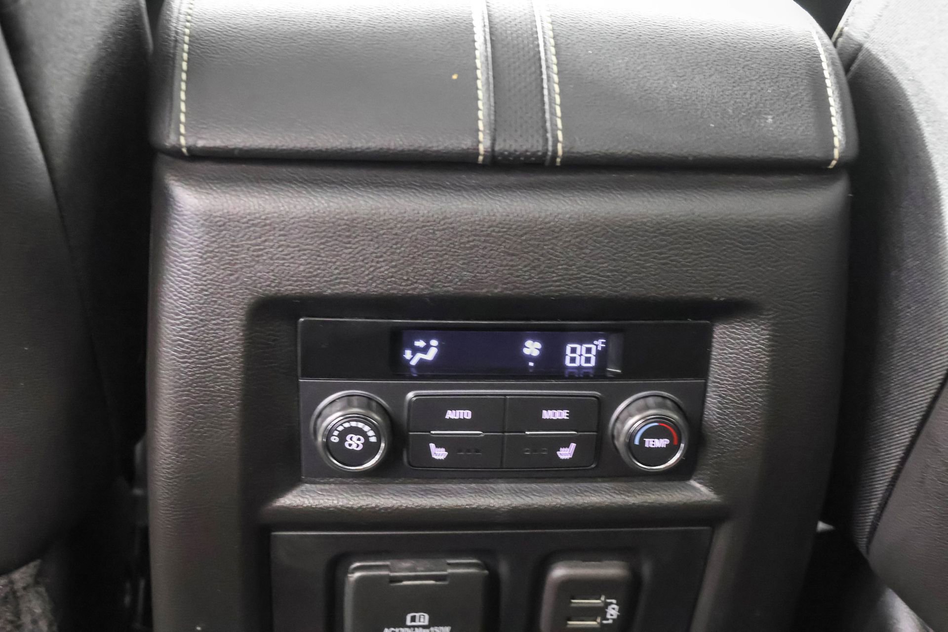Used 2023 Chevrolet Traverse Premier w/ Redline Edition AWD/4WD image 39