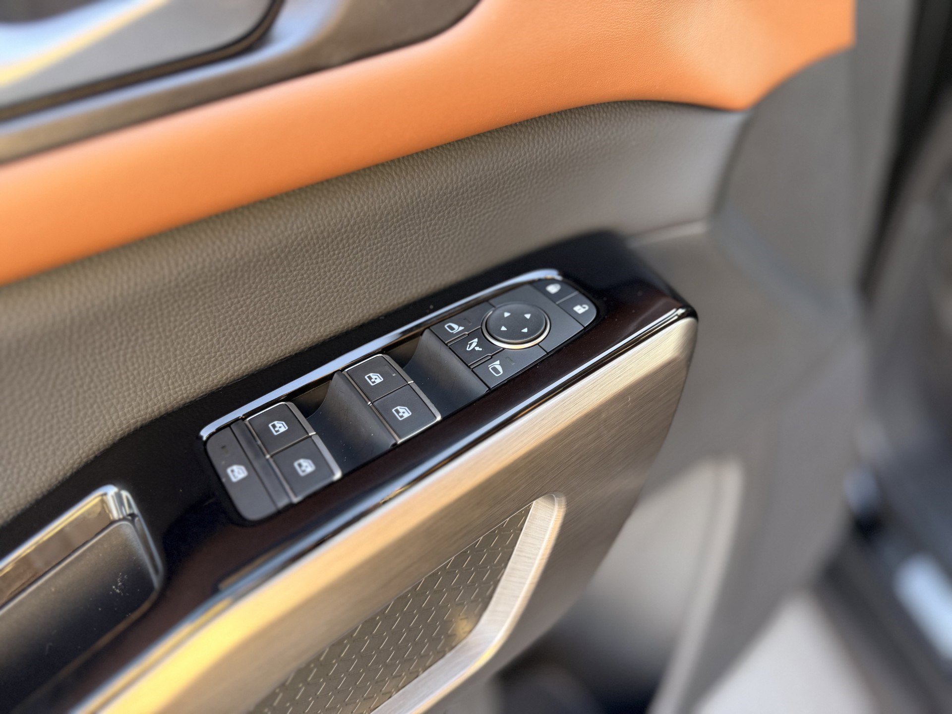 New 2025 Nissan Pathfinder Platinum image 12