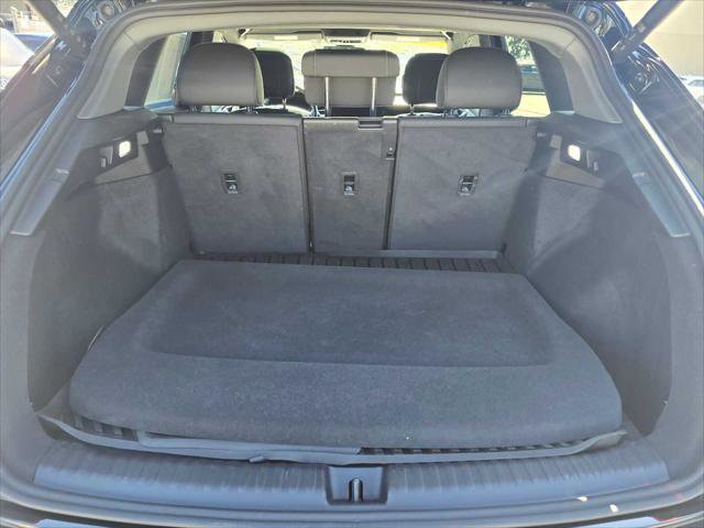 Used 2024 Audi Q4 e-tron Prestige image 18