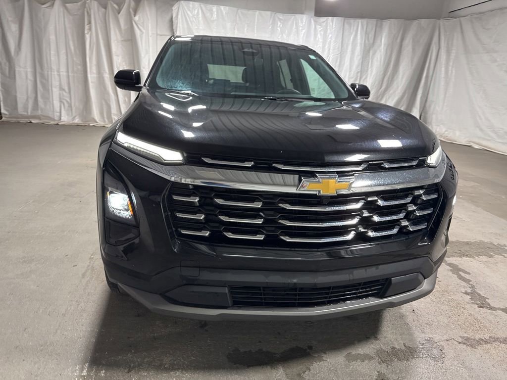 Used 2025 Chevrolet Equinox LT FWD image 2