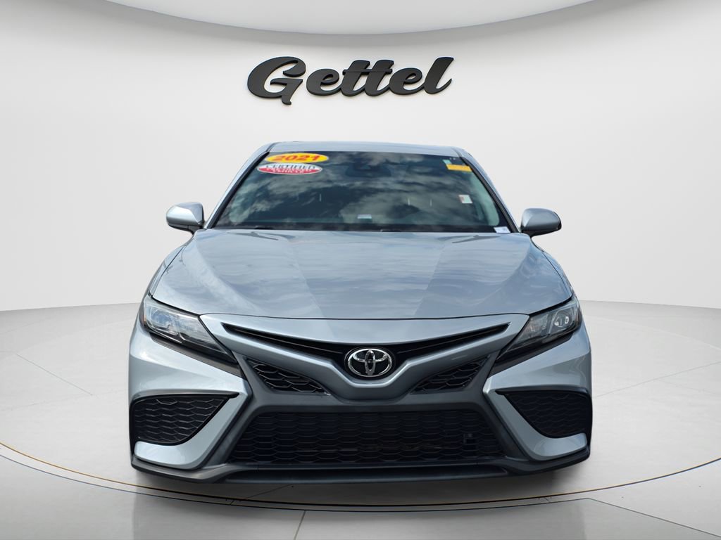 Used 2021 Toyota Camry SE FWD image 2