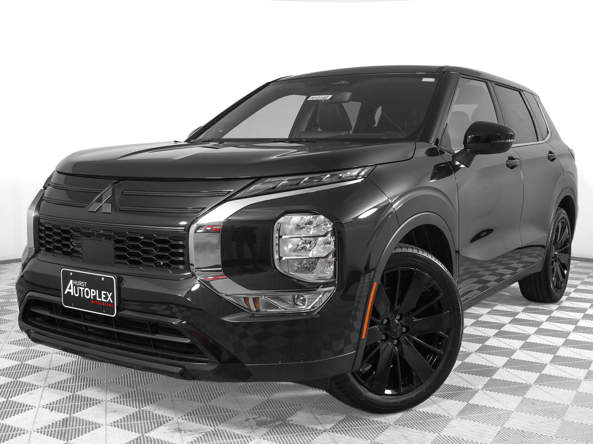 New 2026 Mitsubishi Outlander LE FWD image 2