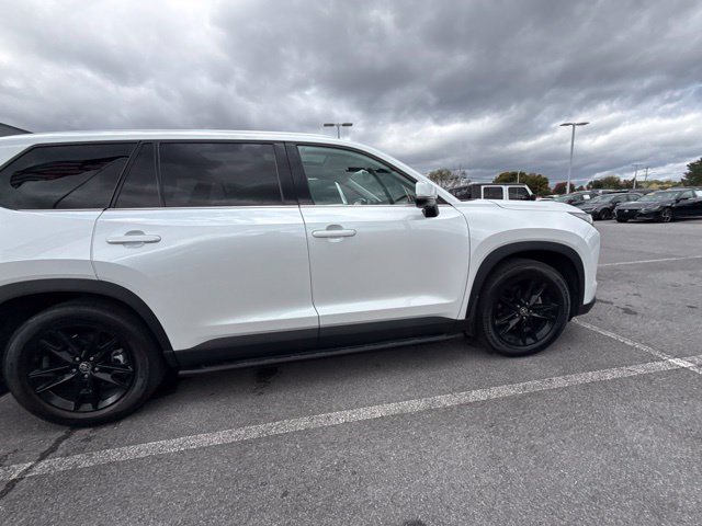 Used 2024 Toyota Grand Highlander AWD image 10