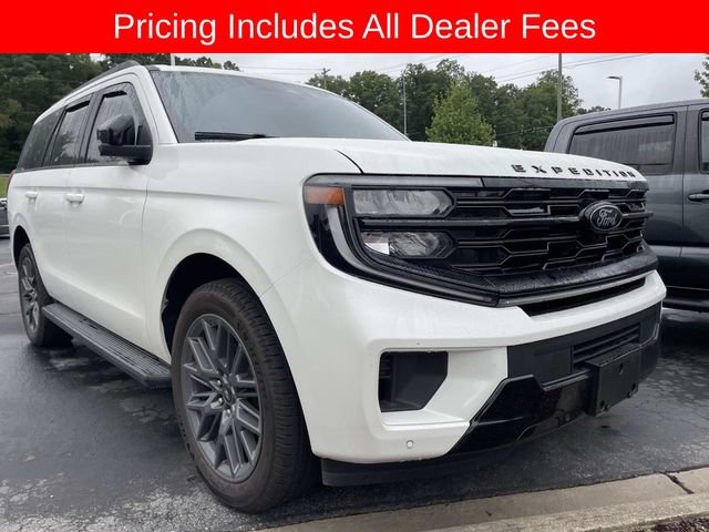 Used 2026 Ford Expedition Platinum w/ Stealth Appearance Package AWD/4WD image 12