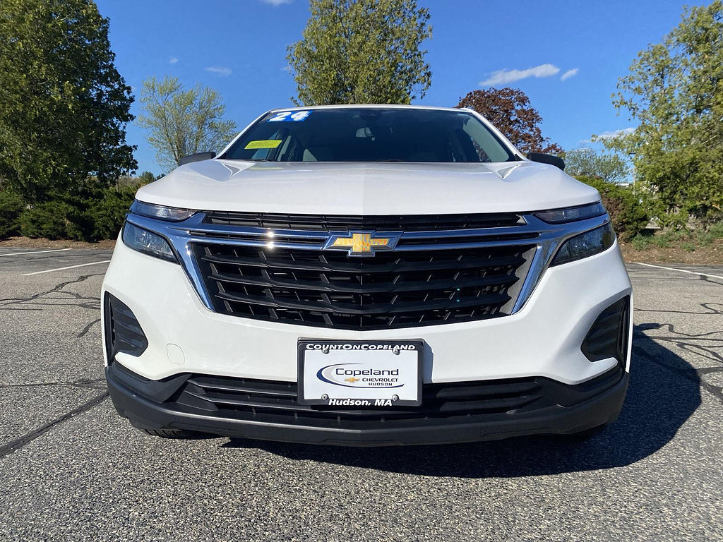 Used 2024 Chevrolet Equinox LS w/ Driver Confidence II Package AWD/4WD image 3