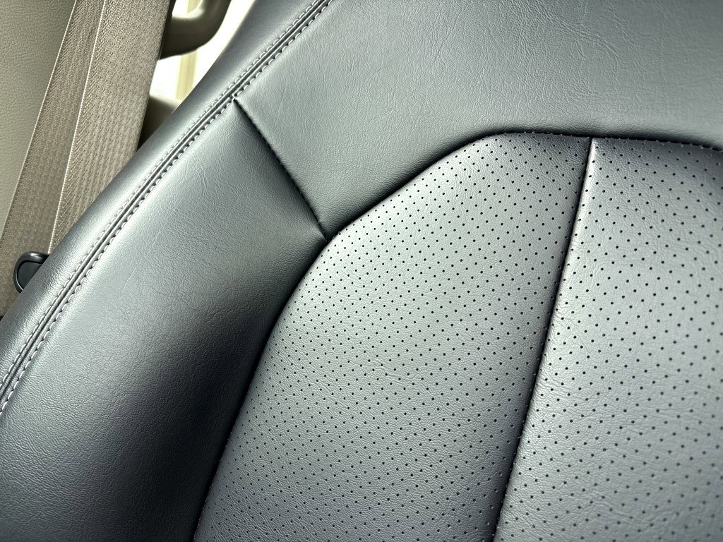 Used 2023 Chrysler Pacifica Touring-L image 6