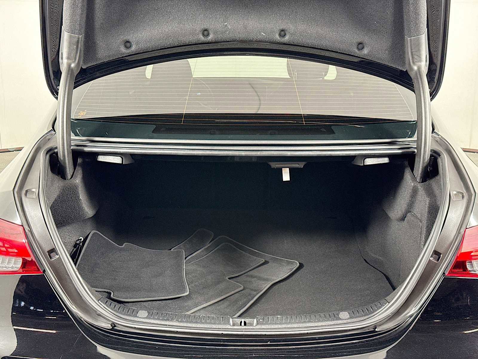 Used 2021 Mercedes-Benz E 350 4MATIC Sedan image 26