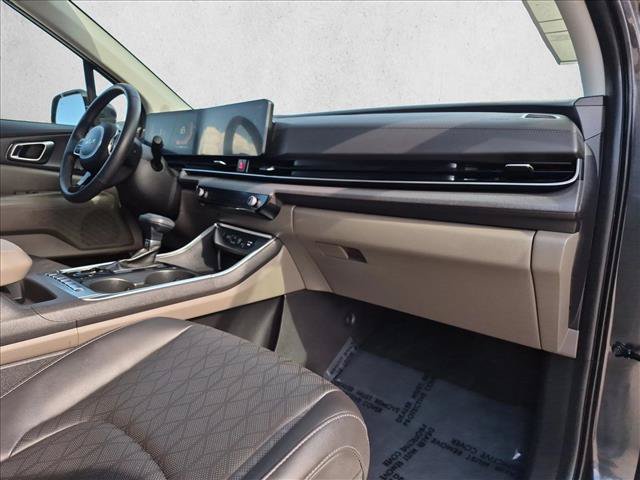 Used 2026 Kia Carnival EX FWD image 23
